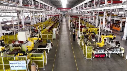 上海各行業(yè)有序復(fù)工復(fù)產(chǎn) 防疫生產(chǎn)兩不誤 ,重回正軌